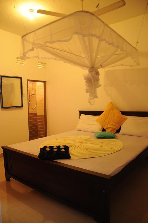كالي Thenu Rest Guest House الغرفة الصورة